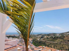 Small village house with beautiful sea views, Torrox